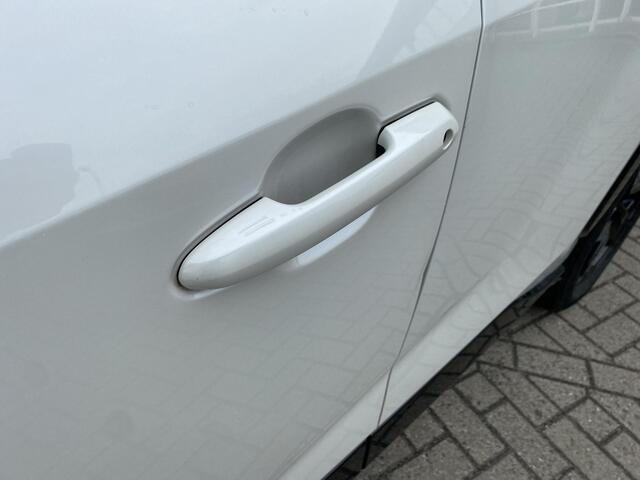 Toyota RAV4 2.5 Hybrid Style Bi Tone zwart dak ,Lage km stand! ,Incl. Bearlock ,Stoelverwarming ,Leder/Alcantara interieur ,Keyless ,Elek. bedienbare achterklep ,Adaptive cruise control