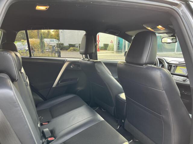 Toyota RAV4 2.5 Hybrid Style | Trekhaak | Adaptieve cruise control | Navigatiesysteem