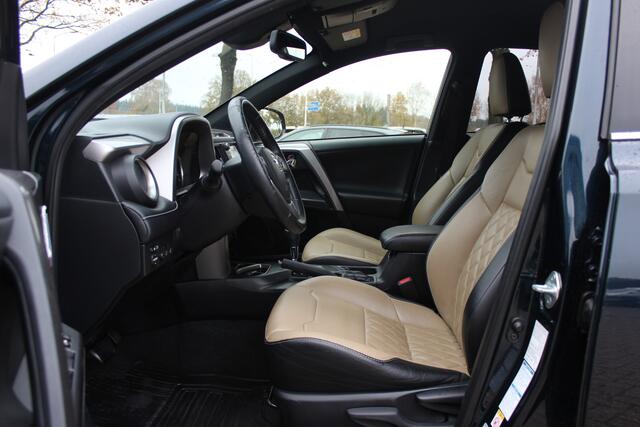 Toyota RAV4 2.5 Hybrid AWD Dynamic / Trekhaak / Camera / Leder / Keyless / 17'' / Stuur+Stoelverwarming / DAB / ACC