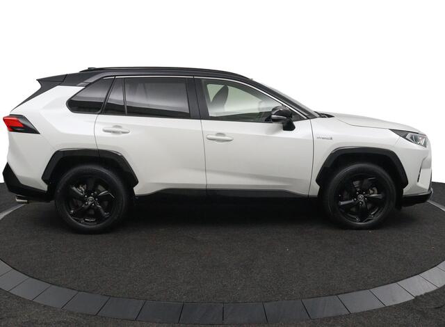 Toyota RAV4 2.5 Hybrid Business Intro | Elektrisch verstelbare Bestuurdersstoel | Parkeersensoren Rondom | 360 Camera | Kunstlederen Bekleding | Parelmoer Wit/ Zwart Dak |