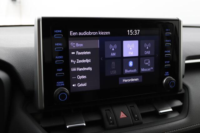 Toyota RAV4 2.5 Hybrid AWD Style | Trekhaak | 1650 kg trekgewicht | Lederen-alcantara bekleding | Stuur en stoelverwarming |