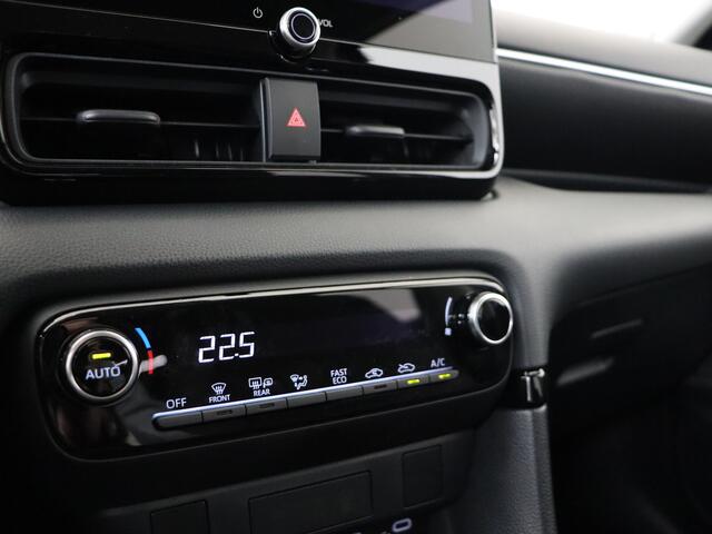 Toyota YARIS 1.5 Hybrid 115 First Edition *demo