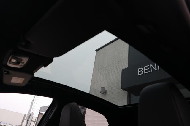 Toyota YARIS 1.5 Hybrid 130 Launch PanoDak/JBL/17inch/Stoel/Stuurverwarming