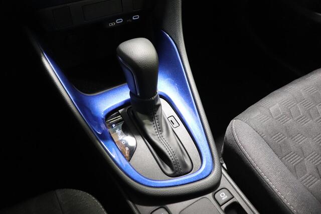 Toyota YARIS 1.5 Hybrid van Ekris Blue Line Edition, Stoelverwarming voorstoelen, Apple Carplay/Android Auto, Cruise & Climate control, Parkeercamera!