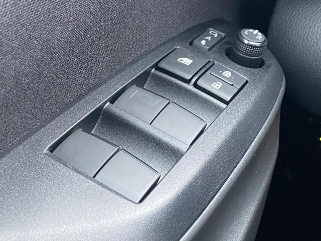 Toyota YARIS Cross 1.5 Hybrid 115 First Edition Comfort Pack & parelmoer lak