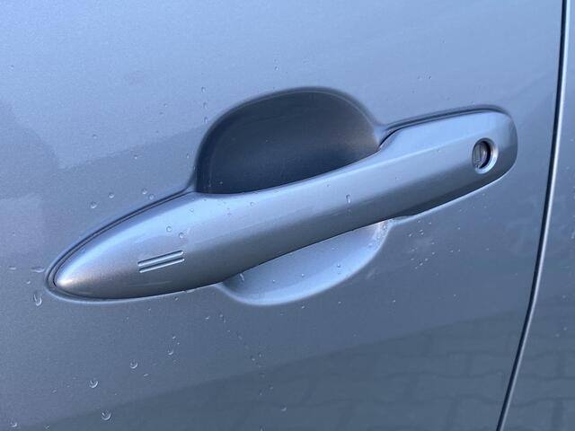 Toyota YARIS 1.5 Hybrid 130 Launch Edition