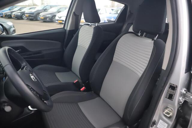 Toyota YARIS 1.5 VVT-i Active Automaat Navigatie Achteruitrijcamera Bluetooth Clima 15 inch LMV