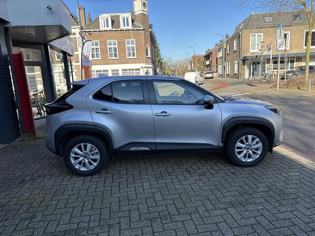 Toyota YARIS Cross 1.5 Hybrid Active Automaat Airco/Cruise/Camera/Navi/Carplay