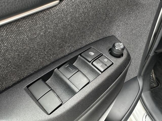 Toyota YARIS 1.5 Hybride Dynamic Camera Carplay Climate Control Velgen