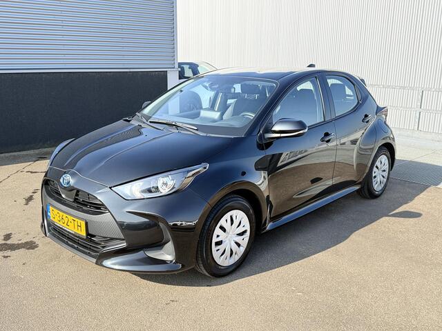 Toyota YARIS 1.5 Hybrid Active Apple Carplay en/of Android navigatie, Achteruitrijcamera, Adaptieve cruise control, Lane assist, Climate control, BTW-auto,