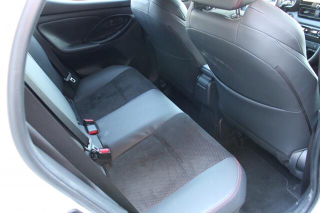 Toyota YARIS 1.5 Hybrid 130pk! GR Sport | Navi | PDC | Stoel -/ Stuurwielverw