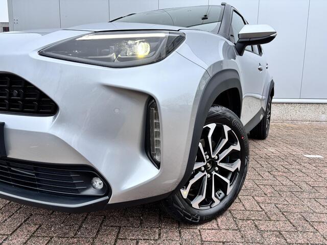 Toyota YARIS Cross 1.5 Hybrid 115 First Edition Automaat BSM,Parkeersensoren ,Apple Carplay Android Auto,Stoelverwarming,Stuurverwarming