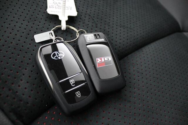 Toyota YARIS 1.5 Hybrid 130 GR Sport | Nieuw Uit Voorraad Leverbaar! | 10 Jaar Garantie |