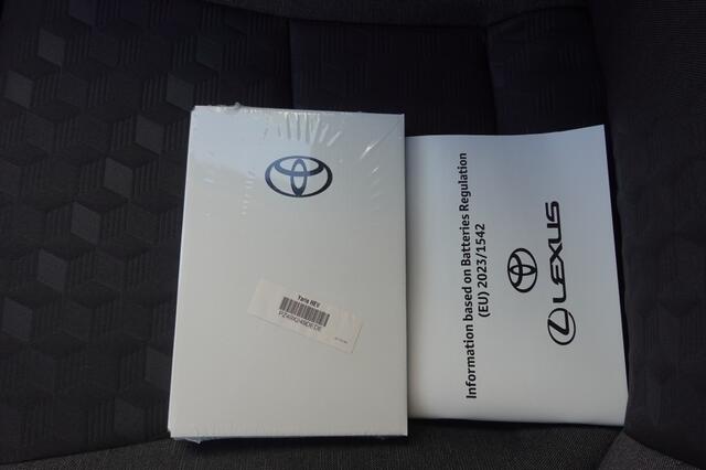 Toyota YARIS HYBRID COMFORT + ( NIEUWE AUTO )