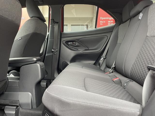 Toyota YARIS 1.5 Hybrid 115 First Edition | Comfort Pack | Sensoren v/a |