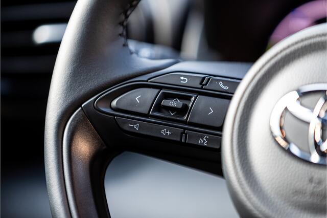 Toyota YARIS Cross 1.5 Hybrid 130 Style Edition 2025 Parkeersensoren V+A, Dodehoeksensor, Navigatie , All-in Rijklaarprijs