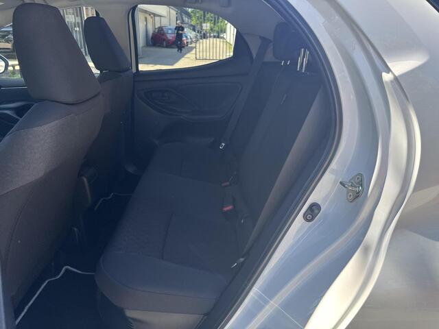 Toyota YARIS 1.5 Hybrid Dynamic | 0610141018 Voor meer informatie