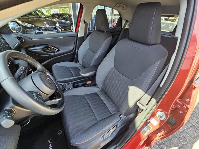 Toyota YARIS 1.5 VVT-i Bns Plus | Facelift | Camera | 16"