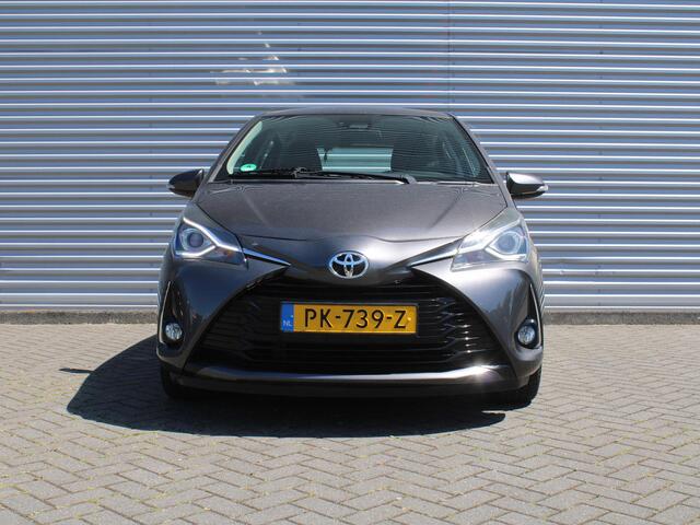 Toyota YARIS 1.5 VVT-i Design Red | Trekhaak | Apple CarPlay/Android Auto | Clima | Camera | 16" LM | Cruise |