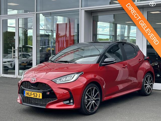 Toyota YARIS 1.5 Hybrid 130 GR Sport | GR Sport Plus | BSM | Panorama dak | Full-options | DEMO