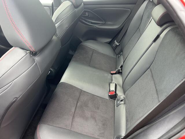 Toyota YARIS 1.5 Hybrid 130 GR Sport | GR Sport Plus | BSM | Panorama dak | Full-options | DEMO