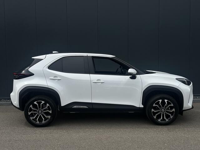 Toyota YARIS 1.5 Hybrid Dynamic / Navigatie