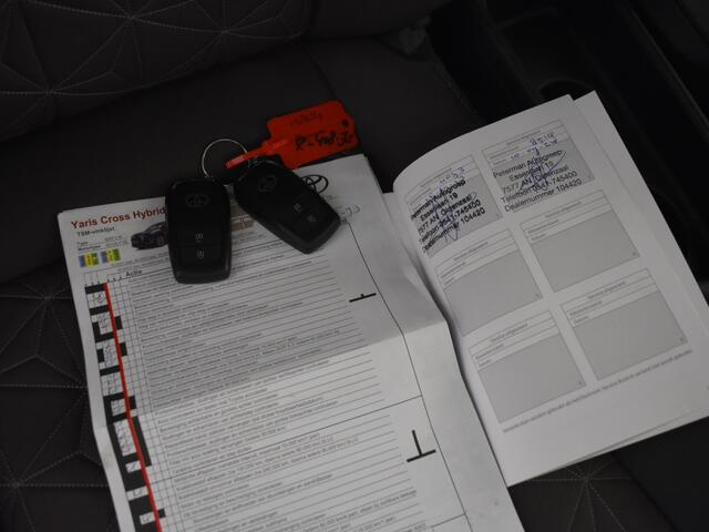 Toyota YARIS 1.5 Hybrid Executive | Head up | JBL | BLS | Parkeersensoren