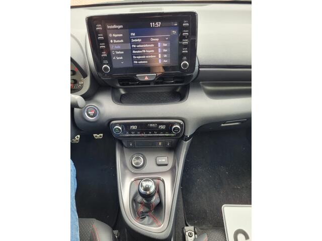 Toyota YARIS 1.6 GR PERFORMANCE KOMPACT