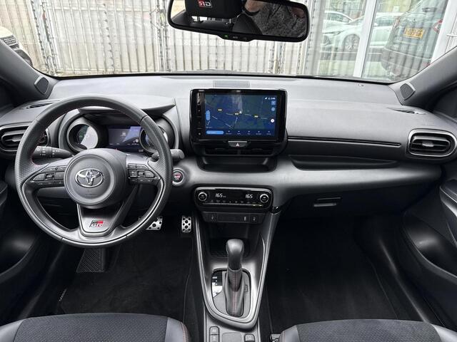 Toyota YARIS 1.5 Hybrid GR Sport **NAVIGATIE/ KEYLESS/ STOELVERWARMING/ 36 MAANDEN GARANTIE**