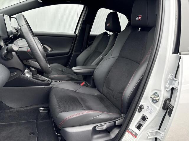 Toyota YARIS 1.5 Hybrid GR Sport **NAVIGATIE/ KEYLESS/ STOELVERWARMING/ 36 MAANDEN GARANTIE**