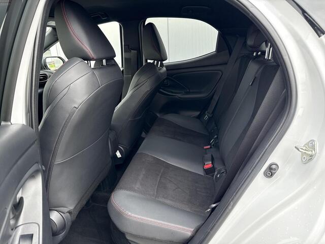 Toyota YARIS 1.5 Hybrid GR Sport **NAVIGATIE/ KEYLESS/ STOELVERWARMING/ 36 MAANDEN GARANTIE**