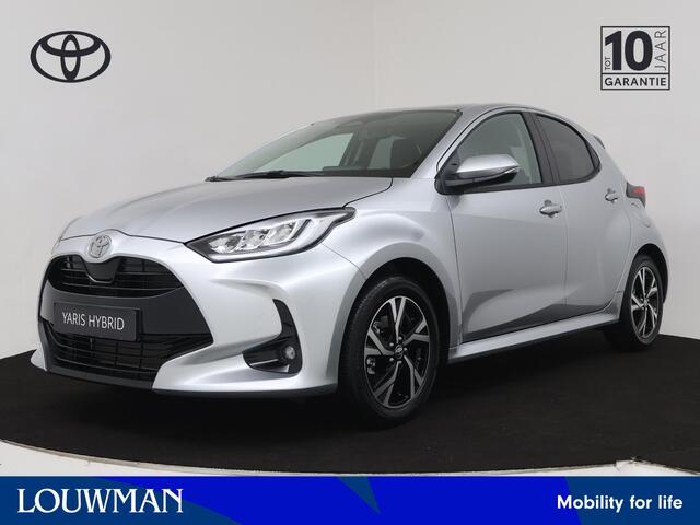 Toyota YARIS 1.5 Hybrid 115 First Edition | All-season banden | Laadvloerbeschermer |