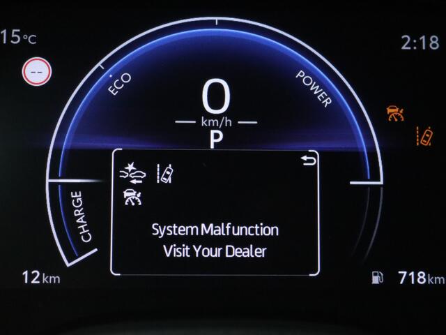 Toyota YARIS 1.5 Hybrid 115 First Edition | All-season banden | Laadvloerbeschermer |