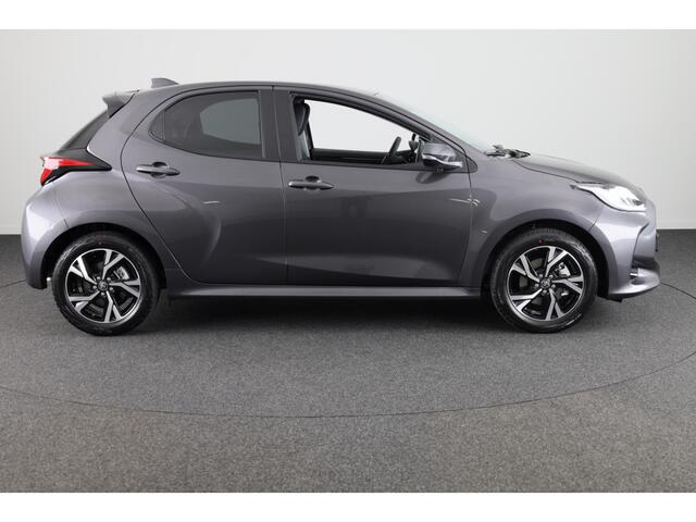 Toyota YARIS 1.5 Hybrid 115 Dynamic | Comfort Pakket | Parkeersensor voor en achter | voorstoelen verwarmd | dodehoek detectie |