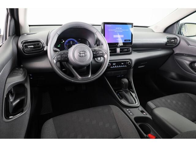 Toyota YARIS 1.5 Hybrid 115 Dynamic | Comfort Pakket | Parkeersensor voor en achter | voorstoelen verwarmd | dodehoek detectie |