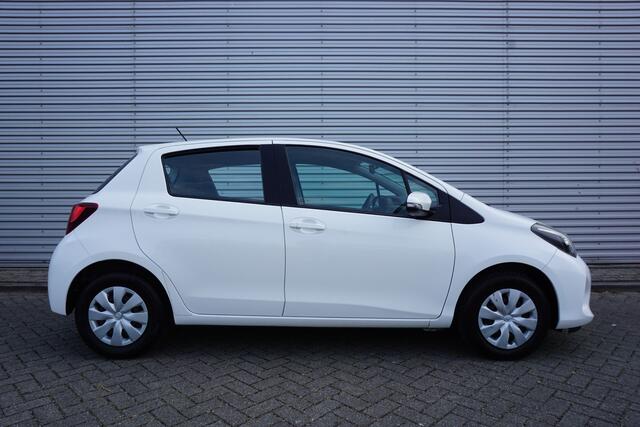 Toyota YARIS 1.3 VVT-i Now Airco / Elektr. ramen / NAP