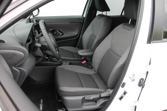 Toyota YARIS 1.5 Hybrid 130 Team Player - 93 pk **Carplay / Camera / ACC