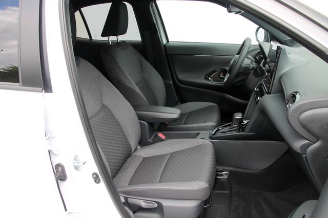 Toyota YARIS 1.5 Hybrid 130 Team Player - 93 pk **Carplay / Camera / ACC