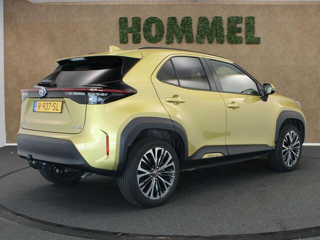 Toyota YARIS Cross 1.5 Hybrid Executive ORIGINEEL NEDERLANDSE AUTO - TREKHAAK 750KG GEREMD TREKGEWICHT - HEAD-UP DISPLAY - PARKEERSENSOREN VOOR EN ACHTER - JBL GELUIDSINSTALLATIE - STOEL VERWARMING - DRAADLOZE OPLADER - DODEHOEK DETECTIE