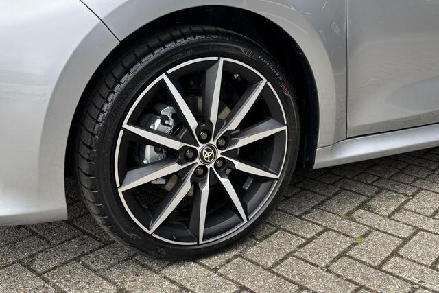 Toyota YARIS 1.5 Hybrid 130 GR Sport + Pack, Panoramadak, BSM + Pack