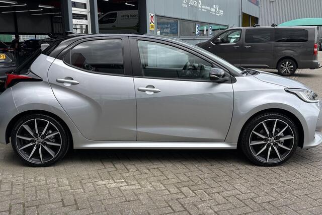 Toyota YARIS 1.5 Hybrid 130 GR Sport + Pack, Panoramadak, BSM + Pack