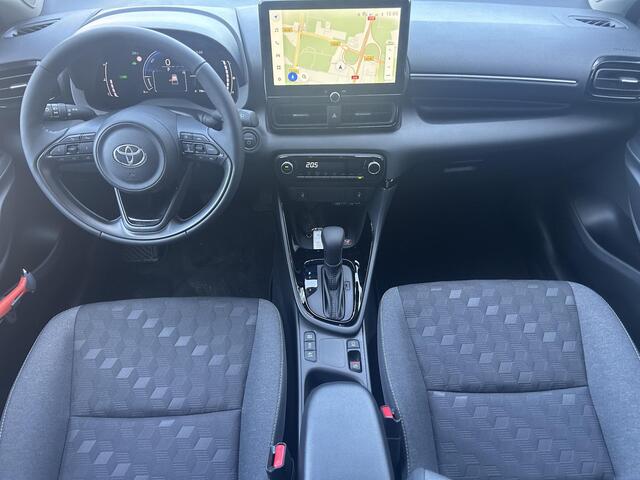 Toyota YARIS 1.5 Hybrid 115 Dynamic + Comfort Pack | Stoel/stuur verwarming | Dodehoekdetectie | Parkeersensoren | Apple Carplay/Android Auto