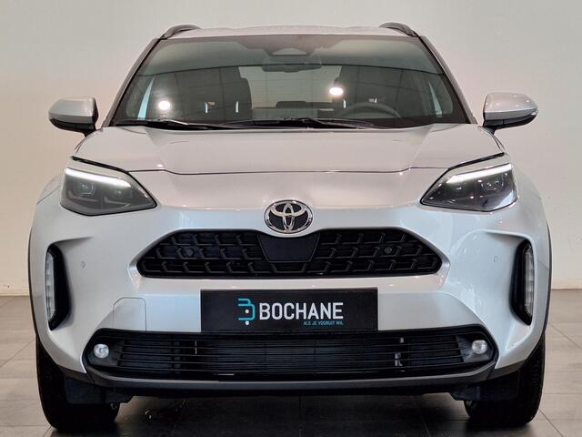 Toyota YARIS Cross 1.5 Hybrid 115 First Edition | NIEUW! | Navigatie | Climate Control | Cruise Control | Achteruitrijcamera | Stoel-, stuur- en voorruitverwarming | Apple Carplay/Android Auto