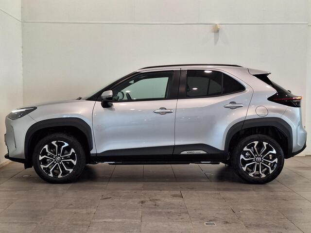 Toyota YARIS Cross 1.5 Hybrid 115 First Edition | NIEUW! | Navigatie | Climate Control | Cruise Control | Achteruitrijcamera | Stoel-, stuur- en voorruitverwarming | Apple Carplay/Android Auto