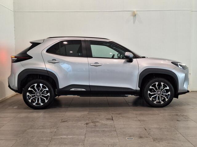 Toyota YARIS Cross 1.5 Hybrid 115 First Edition | NIEUW! | Navigatie | Climate Control | Cruise Control | Achteruitrijcamera | Stoel-, stuur- en voorruitverwarming | Apple Carplay/Android Auto