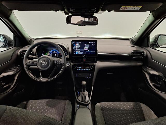Toyota YARIS Cross 1.5 Hybrid 115 First Edition | NIEUW! | Navigatie | Climate Control | Cruise Control | Achteruitrijcamera | Stoel-, stuur- en voorruitverwarming | Apple Carplay/Android Auto