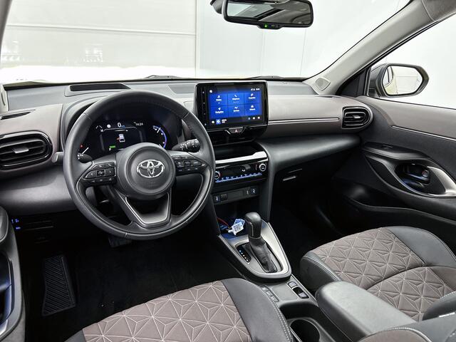 Toyota YARIS Cross 1.5 Hybrid Executive Limited | Panoramadak | Stoelverwarming | Blindspot | Navigatie | PDC voor en achter |