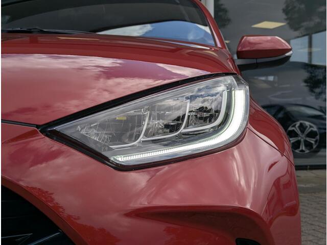 Toyota YARIS 1.5 Hybrid 130 Executive | Leer | Keyless | Stoel- stuurverwarming | ACC | BSM | Camera