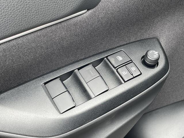 Toyota YARIS Cross 1.5 Hybrid 115 First Edition | Nieuwe auto! | Stoelverwarming | Climate control |