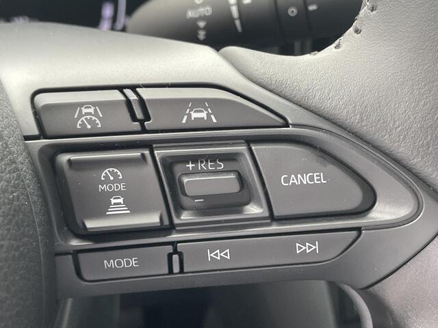 Toyota YARIS Cross 1.5 Hybrid 115 First Edition | Nieuwe auto! | Stoelverwarming | Climate control |